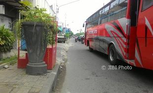 TRANSPORTASI SOLO : BST Rute Kartasura-Palur Via Jl. Adisucipto Segera Beroperasi