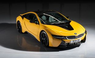 Begini Gaharnya Penampilan Sportcar Hybrid BMW i8 Protonic Frozen Yellow