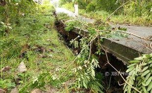 Ambles Sedalam 1/2 Meter, Jalan Lingkar Sangiran Sragen Ditutup