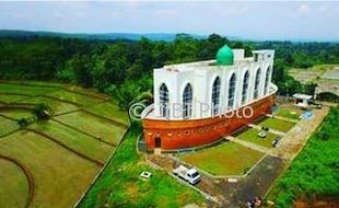 Terinspirasi Kisah Nabi Nuh, Masjid di Semarang Ini Berbentuk Kapal