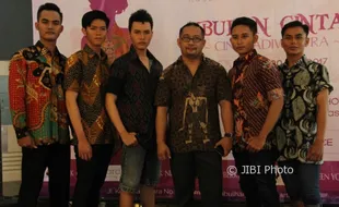 FASHION TERBARU : Padu-Padan Batik Kontemporer Ala Esaf Mangngiri