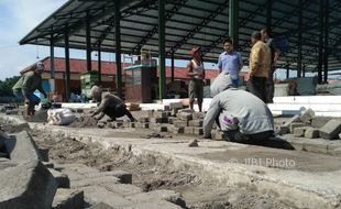 INFRASTRUKTUR BANTUL : Sidak di Pasar Angkruksari, Dewan Tegur Pelaksana Proyek