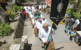 TRADISI JOGJA : Nguras Sendang Seliran, Mencari Wibawa Panembahan Senopati