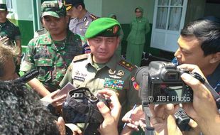 KEGIATAN TNI : TMMD di Purworejo, TNI Bedah 15 Rumah Warga Miskin