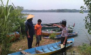 KECELAKAAN AIR SRAGEN : Perahu Pasutri Asal Sumberlawang Tercebur ke WKO, 1 Meninggal