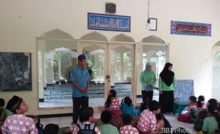 LONGSOR PONOROGO : Siswa SDN Banaran Gagal Ikuti Ujian Semester Genap