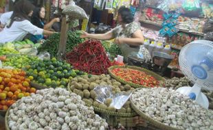 HARGA KEBUTUHAN POKOK : Jelang Ramadan, Harga Komoditas Merangkak Naik