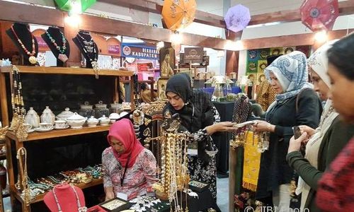 Buyer Lokal dan Asing Minati Produk Kerajinan Solo di Inacraft 2017