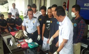 NARKOBA JATENG : Peredaran Tembakau Gorila Terendus di Pantai Teluk Penyu Cilacap