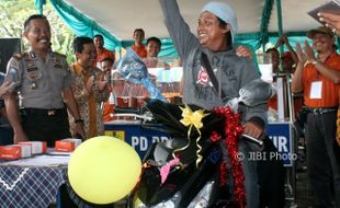 HUT SRAGEN : Mancing Ikan, Warga Krikilan Malah Dapat Motor