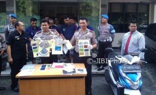 PENCURIAN SOLO : Gasak Uang WNA di Mobil, 4 Pencuri Lintas Negara Ditembak