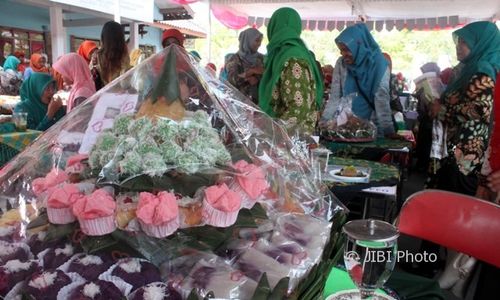 SRAGEN EXPO 2017 : Ibu-Ibu Sulap Singkong Jadi Kue Lumpur hingga Gethuk Presiden