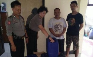 MIRAS SOLO : Dititipkan Bus Umum, Pengiriman 120 Liter Ciu ke Bandung Ketahuan