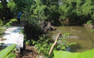 INFRASTRUKTUR KLATEN : Tebing Kali Dengkeng Sepanjang 1,46 Km Rawan Longsor