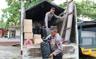 MIRAS KARANGANYAR : Polisi Gagalkan Penyelundupan 2.760 Liter Ciu ke Jakarta