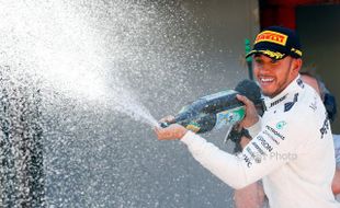 Pimpin Klasemen Pembalap F1, Hamilton Emoh Lengah