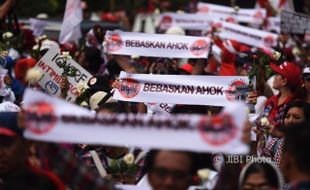 Lewat Pengeras Suara, Ahok Minta Pendukungnya Pulang