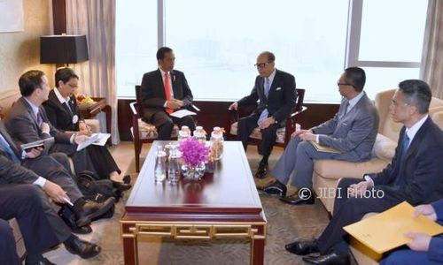 Jokowi Bertemu Bos Hutchison Li Ka-Shing di Hong Kong