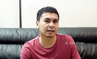 Kocak! Ini Alasan Raditya Dika Sedih Dengar Kabar Raisa dan Hamish Tunangan