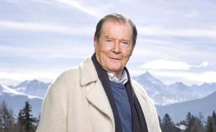 KABAR DUKA : Roger Moore Si Pemeran 7 Kali James Bond Tutup Usia