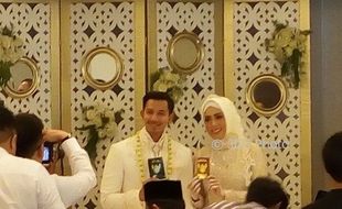 Sonny Septian Resmi Nikahi Fairuz A. Rafiq