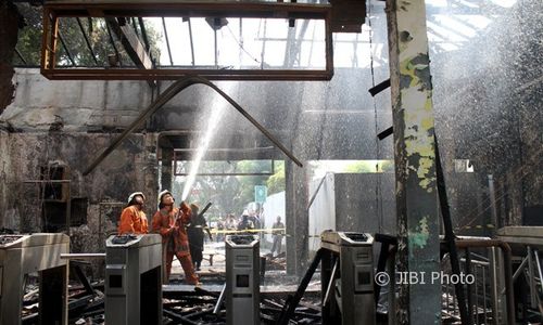 Stasiun Klender Terbakar, Penumpang Disarankan ke Jatinegara dan Buaran