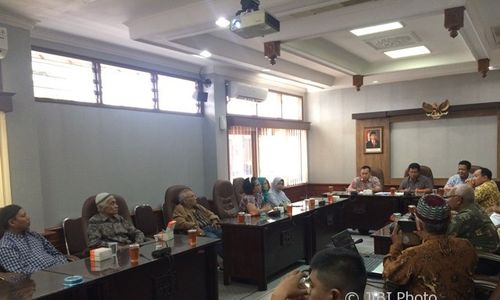 Merasa Dizalimi, Pensiunan PT KAI Ngadu ke DPRD Solo