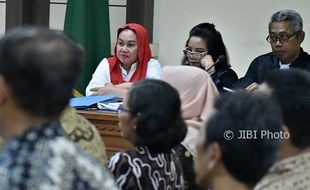 Foto Bupati Nonaktif Klaten Dengarkan Saksi