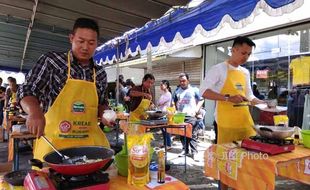 Lomba Masak Kreasi Resep Rumahan Menarik Pengunjung Giant Ekspress