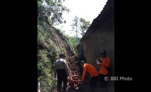 Tebing di Purwantoro Wonogiri Longsor, Tembok Rumah Jebol