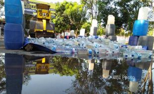 MIRAS MADIUN : Jelang Ramadan, 3.270 Liter Miras Dimusnahkan