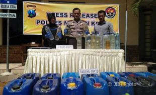 Polisi Tangkap 45 Pengedar Miras di Kota Madiun Jelang Ramadan