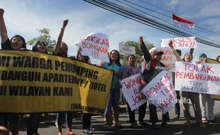 Jalan Masuk Kampung Dibangun Pagar Setinggi 1 Meter, Warga Protes