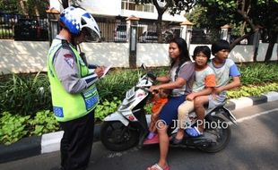 RAZIA SOLO : 10 Hari Operasi Patuh Candi 2017 Jaring 3.500 Pengendara