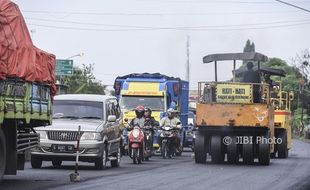 FOTO JALAN RUSAK KENDAL : Jalur Pantura di Gemuh Diaspal Ulang