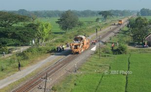 2 MPJR Dikerahkan untuk Perbaiki Jalur Rel KA Wilayah Madiun