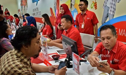 Foto HUT Telkomsel, GM Layani Pelanggan