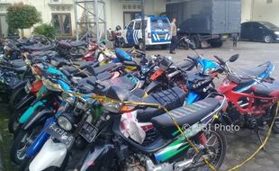 Sebulan Lebih, Puluhan Sepeda Motor Peserta Konvoi Anarkistis Masih Ditahan di Mapolres Klaten