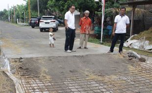 INFRASTRUKTUR SRAGEN : Proyek Perbaikan Jalan di Plupuh Mangkrak, DPRD Sentil OPD