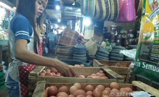 Harga Telur dan Daging Ayam di Solo Naik Menjelang Natal