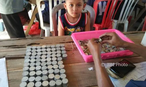 KISAH UNIK : Jelang Lebaran, 140 Anak Desa Bringinan Buka Celengan Massal