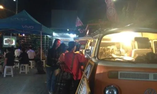 KULINER SOLO : Unik, Pusat Kuliner Mobil Lojiwetan Layak Dicoba