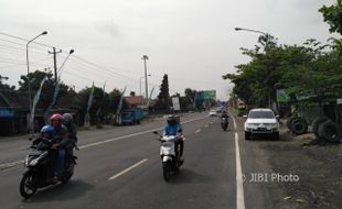 MUDIK 2017 : H-1 Lebaran, Arus Lalu Lintas di Exit Tol Paldaplang Sragen Lengang