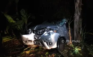 KECELAKAAN BOYOLALI : Mobil Pemudik asal Ngawi Terjun ke Kali Pepe, 5 Penumpang Selamat