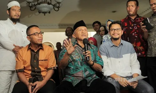 Amien Rais Sebut Pembela PKI & LGBT Keluar Sarang, Siapa?