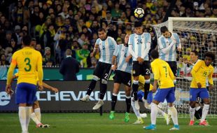 LAGA UJI COBA : Argentina Bekuk Brasil 1-0