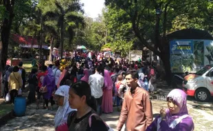 LEBARAN 2017 : TSTJ Banjir Pengunjung, Pura Mangkunegaran Diliburkan