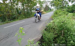 JALUR MUDIK LEBARAN 2017 : Jalan Wonogiri-Pacitan Via Ngadirojo-Baturetno Bergelombang dan Ambles