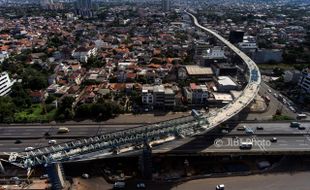 Rel MRT Jakarta Dipasang, Rute Bus Transjakarta Dialihkan