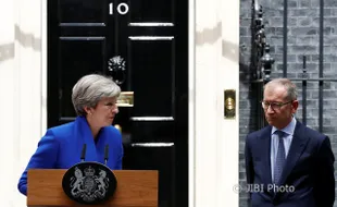 Theresa May Kalah, "Soft" Brexit Terancam Gagal